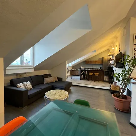 Apartamento Mansarda Vista Mare A Zinola *