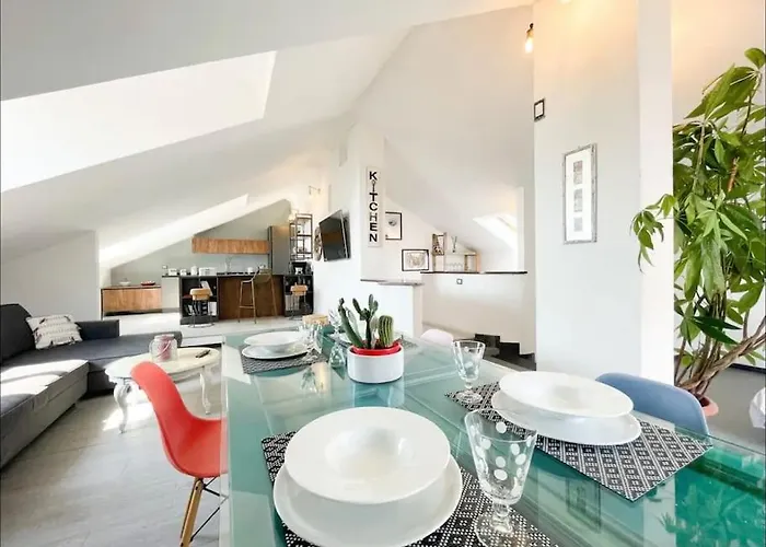Apartamento Mansarda Vista Mare A Zinola *