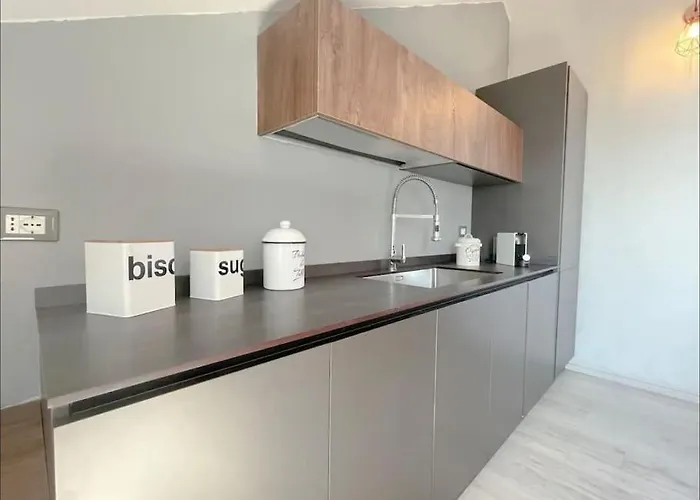 Apartamento Mansarda Vista Mare A Zinola *